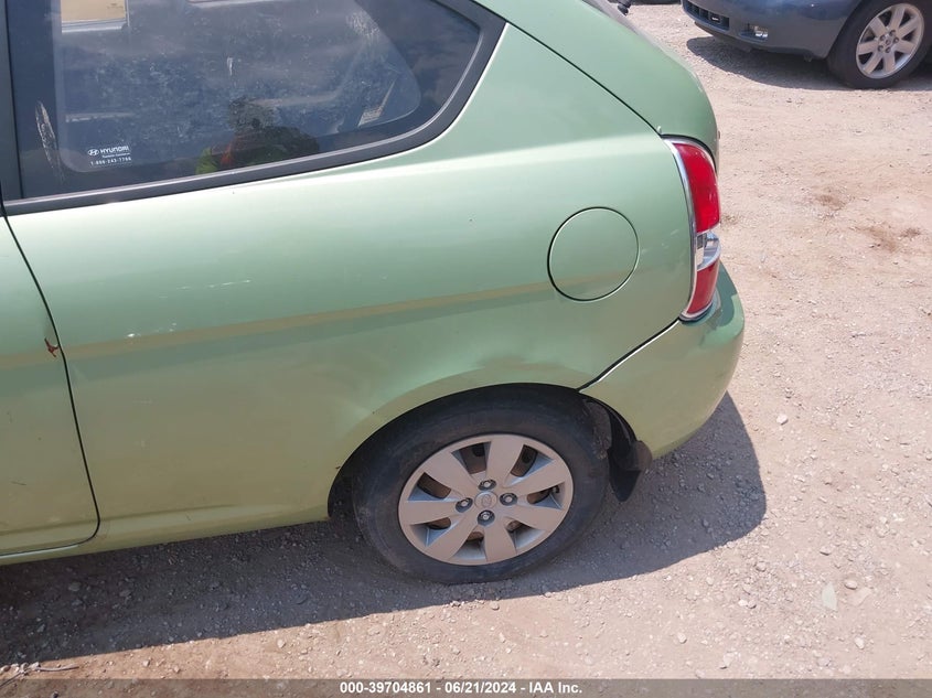 2010 Hyundai Accent Gs VIN: KMHCM3AC5AU163955 Lot: 39704861