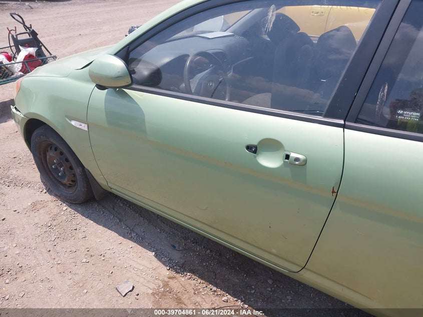 2010 Hyundai Accent Gs VIN: KMHCM3AC5AU163955 Lot: 39704861