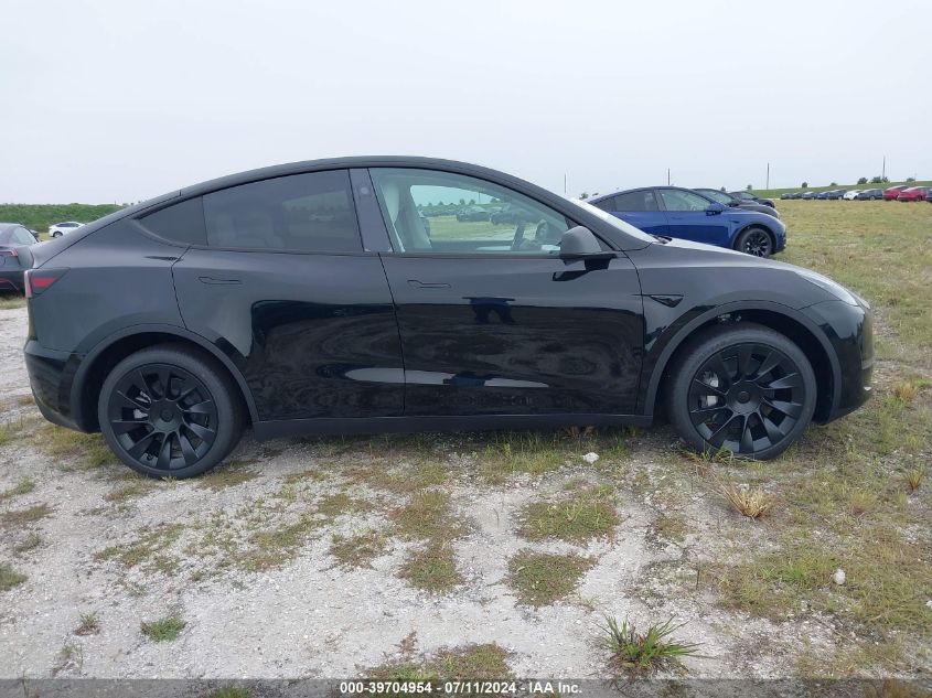 7SAYGDED8RF092915 2024 Tesla Model Y Long Range/Rwd