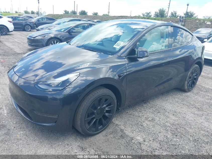 7SAYGDED4RF098999 2024 TESLA MODEL Y - Image 2