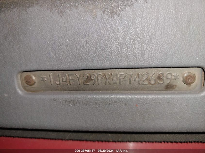 1998 Jeep Wrangler Se VIN: 1J4FY29PXWP742639 Lot: 39705137