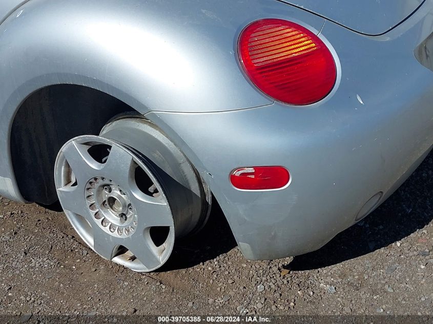 2000 Volkswagen New Beetle Gls VIN: 3VWCD21C3YM451824 Lot: 39705385