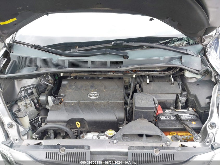 2011 Toyota Sienna Xle V6 VIN: 5TDYK3DC6BS070962 Lot: 39705389