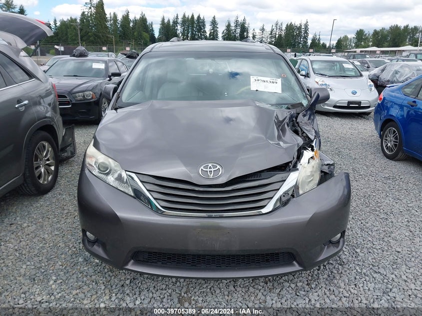 2011 Toyota Sienna Xle V6 VIN: 5TDYK3DC6BS070962 Lot: 39705389