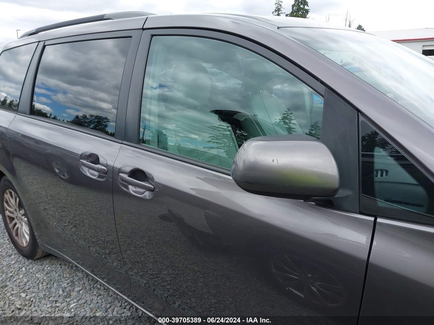 2011 Toyota Sienna Xle V6 VIN: 5TDYK3DC6BS070962 Lot: 39705389