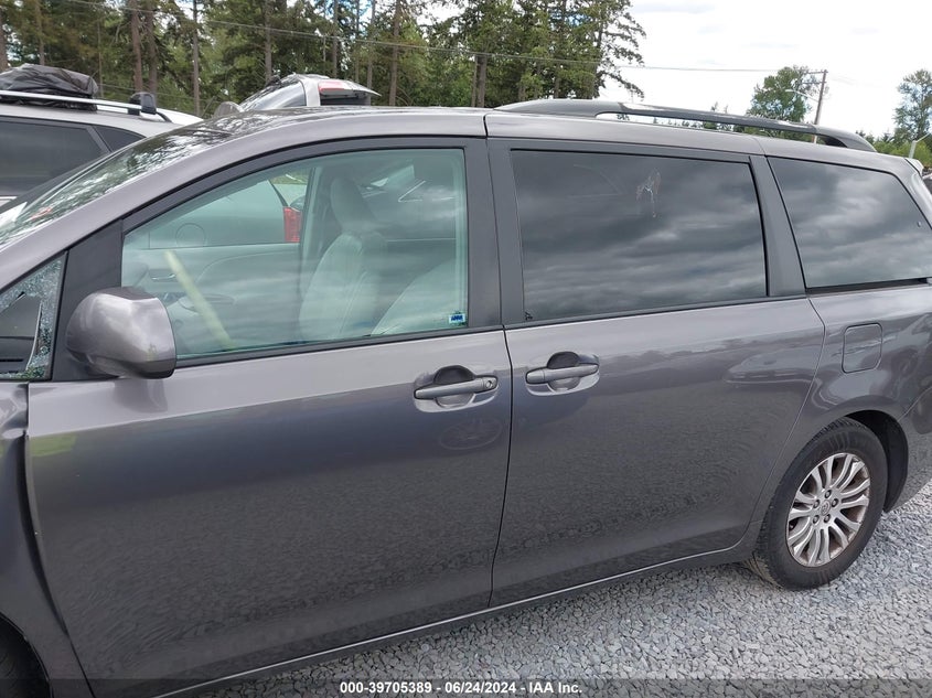 2011 Toyota Sienna Xle V6 VIN: 5TDYK3DC6BS070962 Lot: 39705389