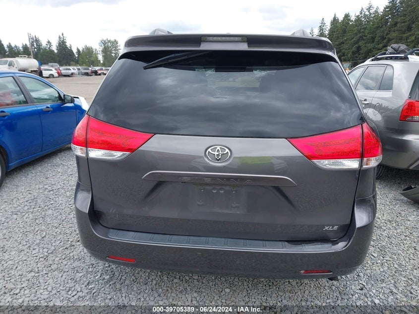 2011 Toyota Sienna Xle V6 VIN: 5TDYK3DC6BS070962 Lot: 39705389