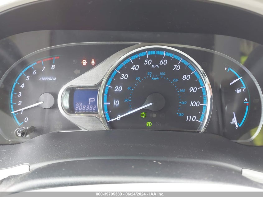 2011 Toyota Sienna Xle V6 VIN: 5TDYK3DC6BS070962 Lot: 39705389