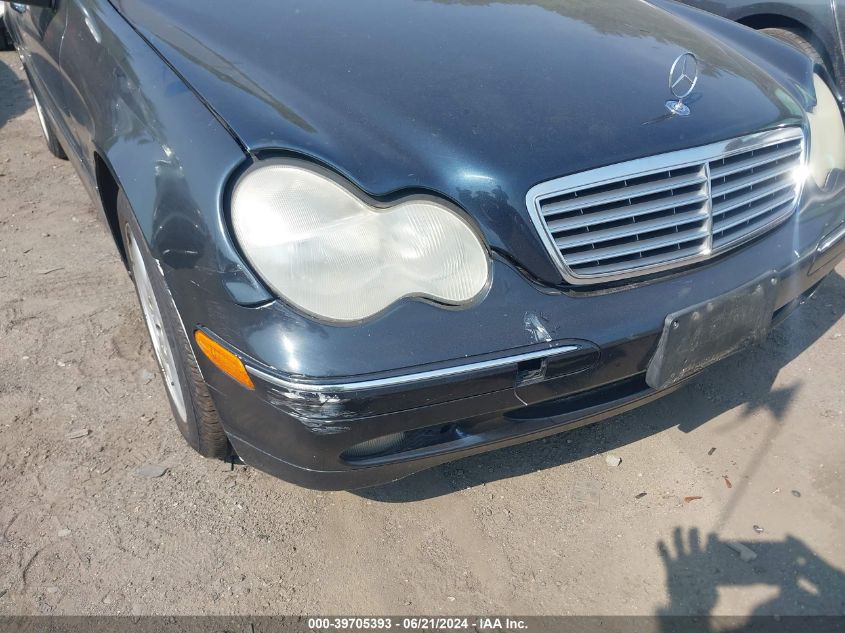 2004 Mercedes-Benz C 240 4Matic VIN: WDBRF81J44F505634 Lot: 39705393