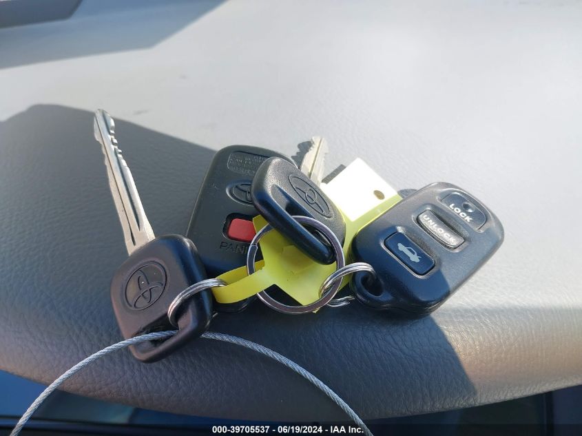 2003 Toyota Camry Le VIN: JTDBE32K030169384 Lot: 39705537