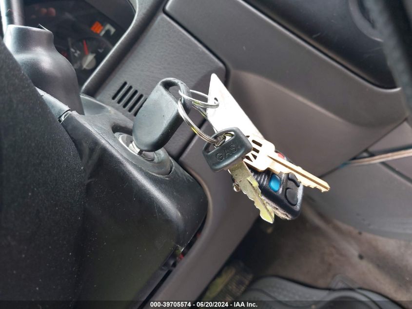 2004 Ford Explorer Xls/Xls Sport VIN: 1FMZU62K24ZB43915 Lot: 39705574