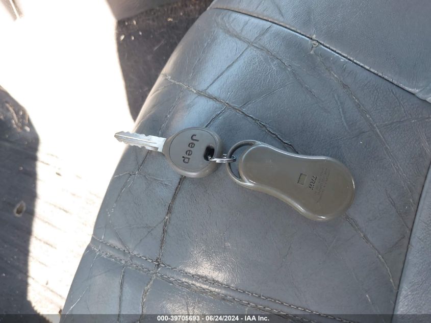 2002 Jeep Grand Cherokee Overland VIN: 1J8GW68JX2C126132 Lot: 39705693