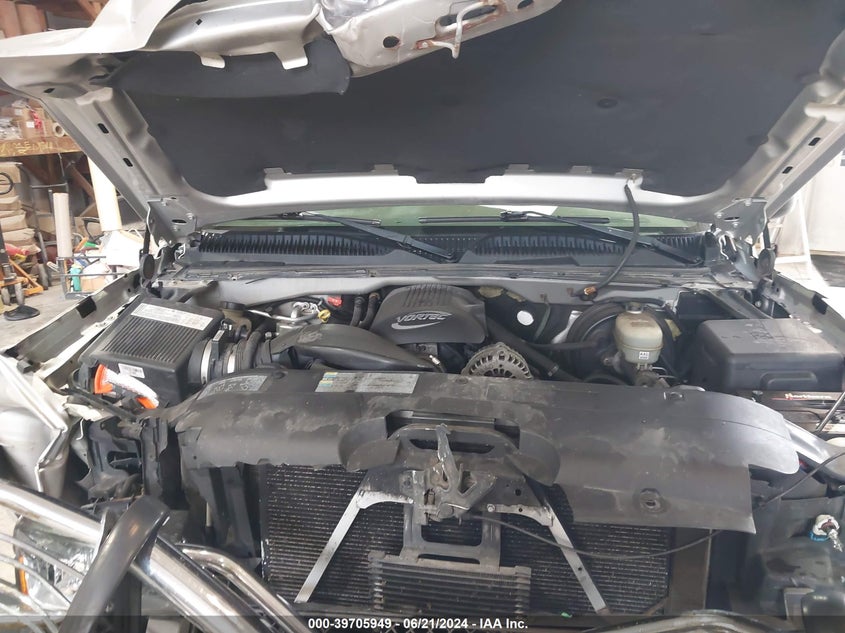 2005 Chevrolet Silverado 1500 K1500 VIN: 2GCEK13T551379746 Lot: 39705949