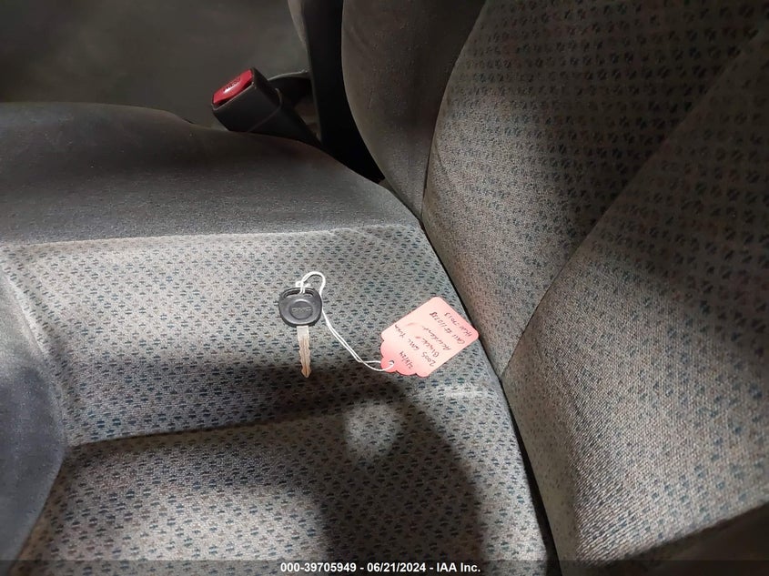 2005 Chevrolet Silverado 1500 K1500 VIN: 2GCEK13T551379746 Lot: 39705949