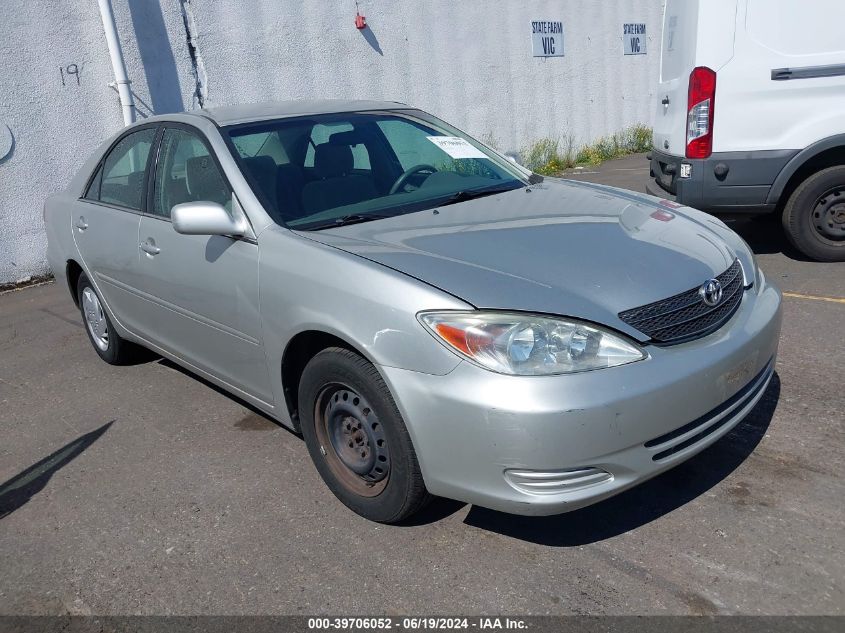 2004 Toyota Camry Le VIN: 4T1BE32K14U898581 Lot: 39706052