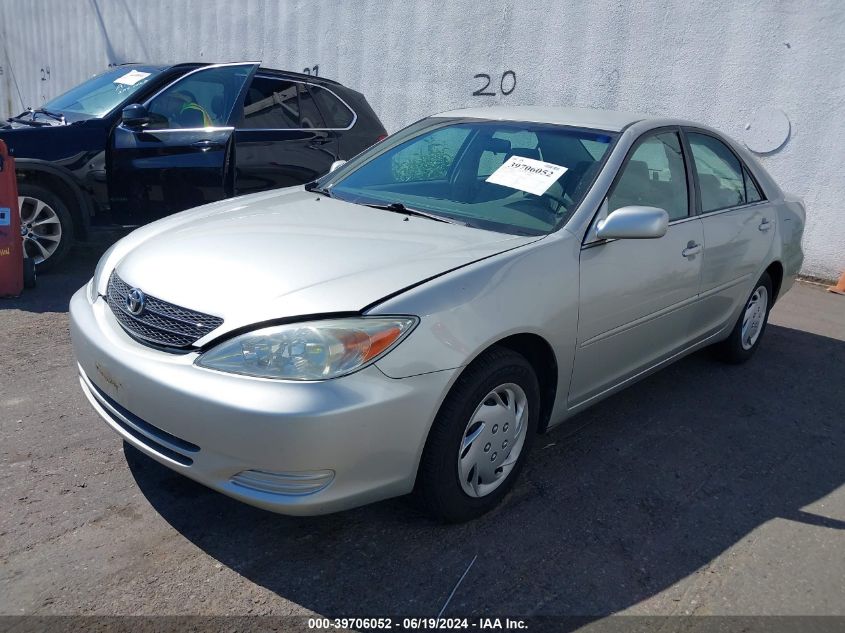 2004 Toyota Camry Le VIN: 4T1BE32K14U898581 Lot: 39706052