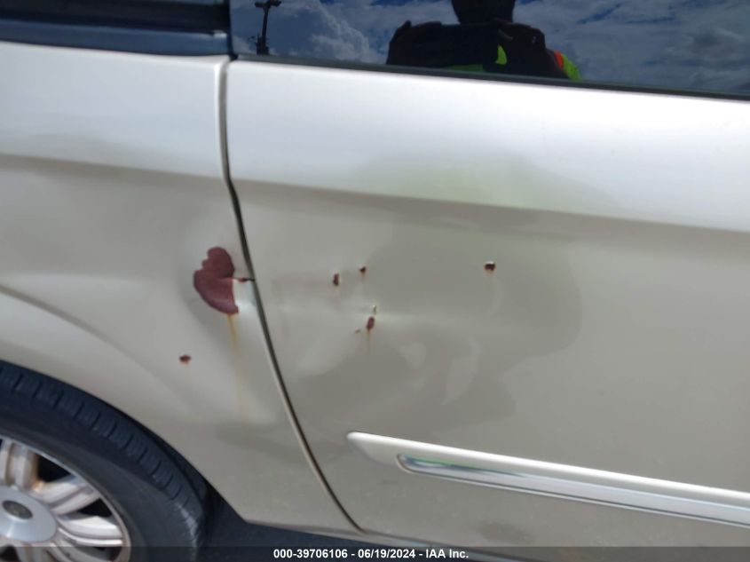 2005 Chrysler Town & Country Touring VIN: 2C4GP54L35R244203 Lot: 39706106