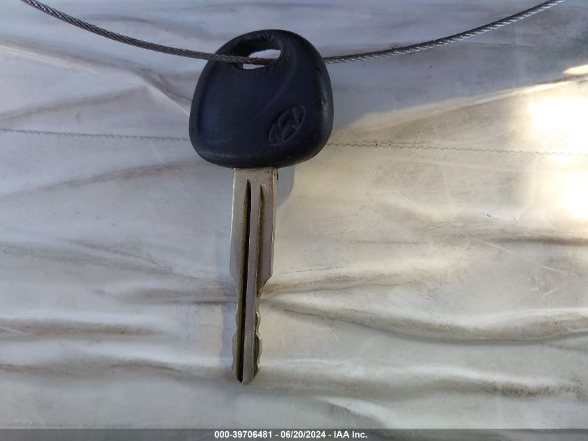 2005 Hyundai Elantra Gls/Gt VIN: KMHDN46D35U999150 Lot: 39706481