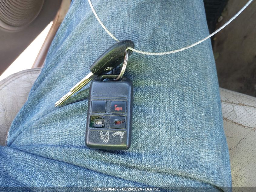 2004 Kia Sorento Ex/Lx VIN: KNDJC733745331645 Lot: 39706487