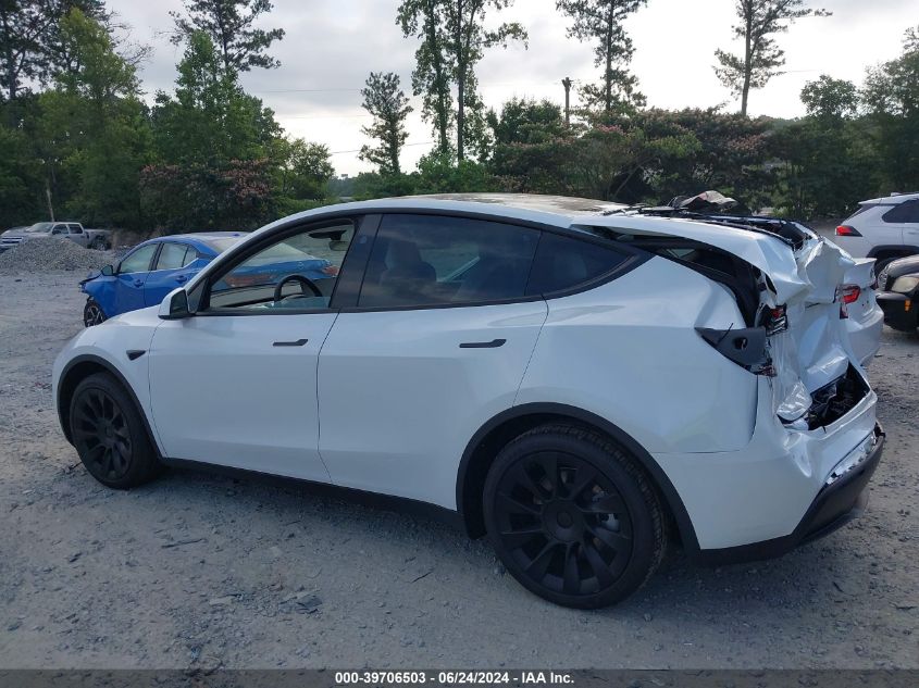 2024 Tesla Model Y Long Range/Rwd VIN: 7SAYGDED0RF034720 Lot: 39706503