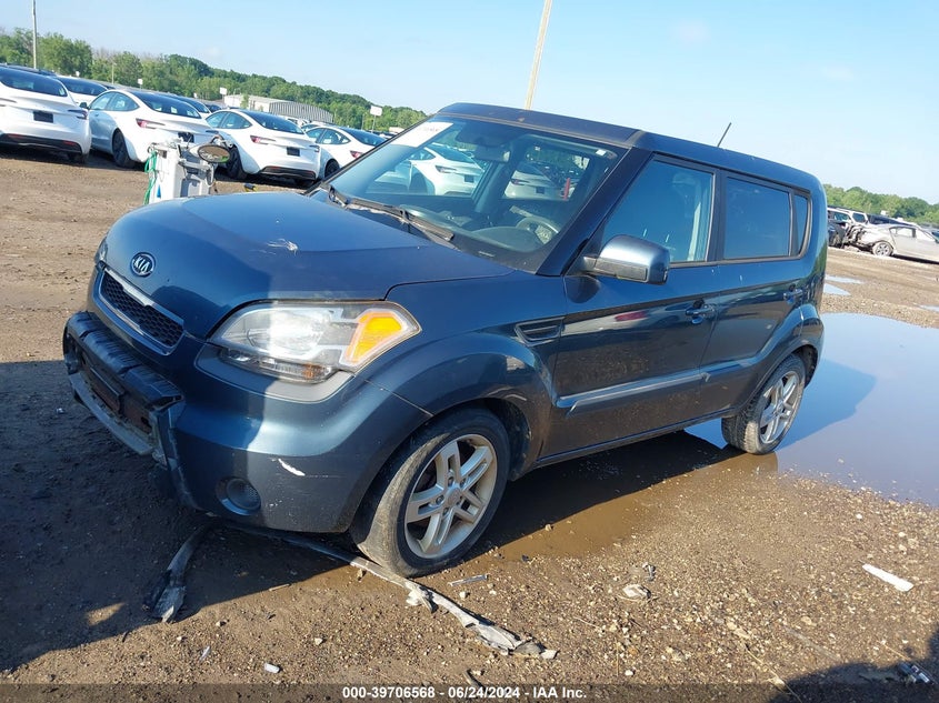 2011 Kia Soul + VIN: KNDJT2A29B7210128 Lot: 39706568
