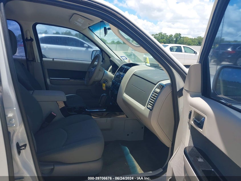 2011 Mazda Tribute I Sport VIN: 4F2CY0C74BKM07227 Lot: 39706676