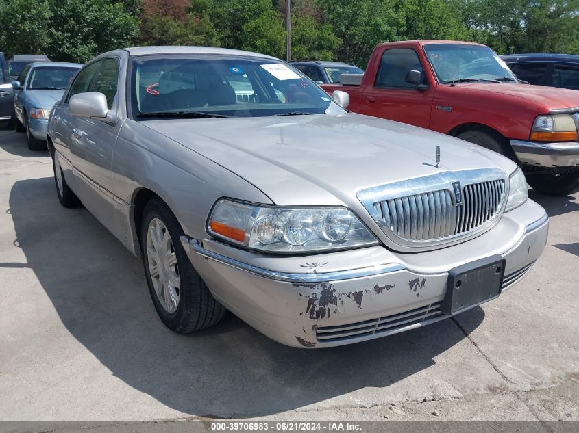 2009 Lincoln Town Car Signature Limited VIN: 2LNHM82V09X611820 Lot: 39706983