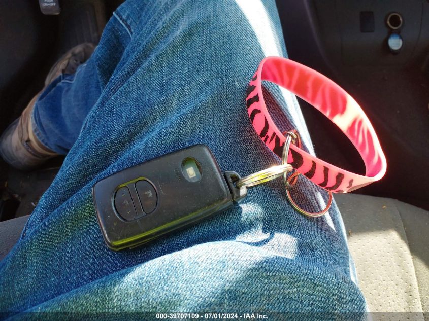 2010 Toyota Prius Iii VIN: JTDKN3DU2A0179202 Lot: 39707109