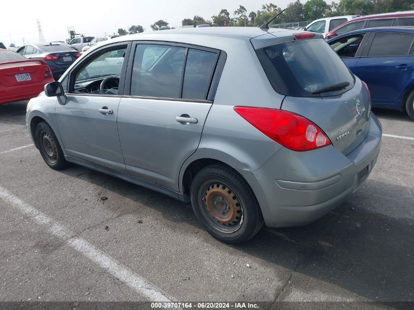 2009 Nissan Versa 1.8S VIN: 3N1BC13E39L460818 Lot: 39707164