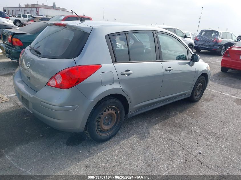 2009 Nissan Versa 1.8S VIN: 3N1BC13E39L460818 Lot: 39707164