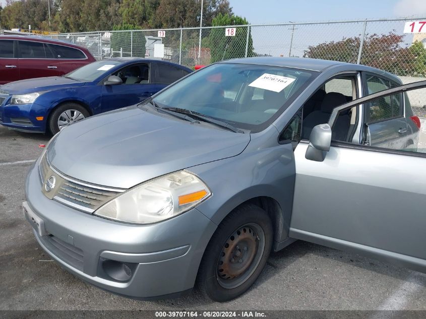 2009 Nissan Versa 1.8S VIN: 3N1BC13E39L460818 Lot: 39707164