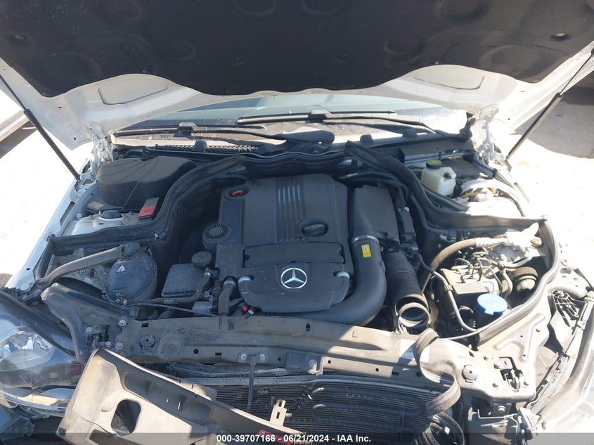 2014 MERCEDES-BENZ C 250 LUXURY/SPORT - WDDGF4HB4EA941789