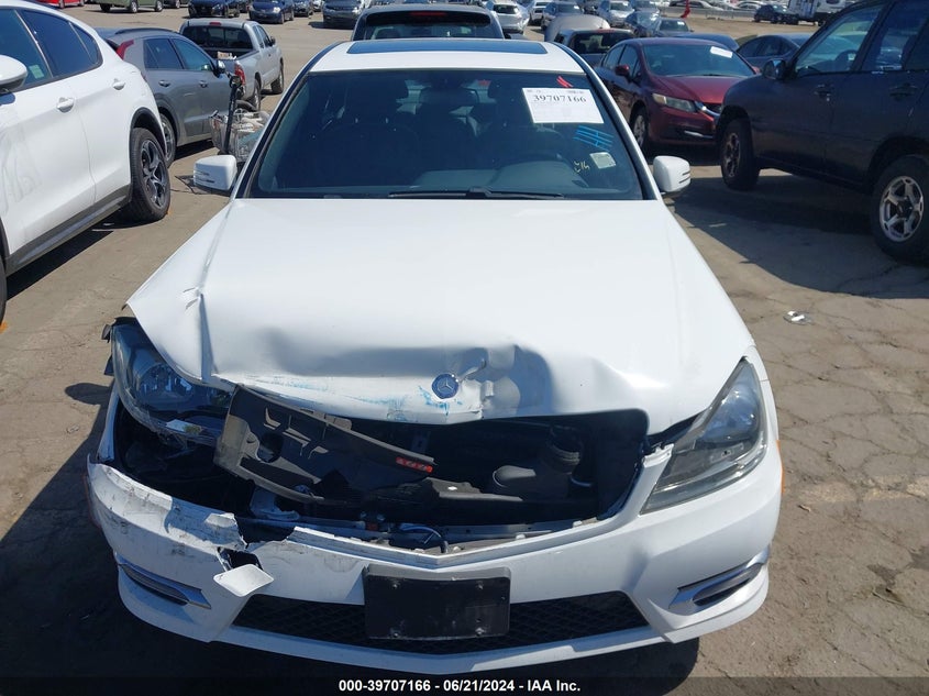 2014 MERCEDES-BENZ C 250 LUXURY/SPORT - WDDGF4HB4EA941789