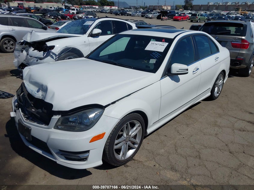 2014 MERCEDES-BENZ C 250 LUXURY/SPORT - WDDGF4HB4EA941789