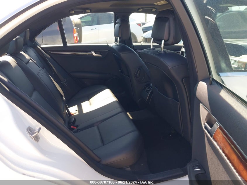 2014 MERCEDES-BENZ C 250 LUXURY/SPORT - WDDGF4HB4EA941789