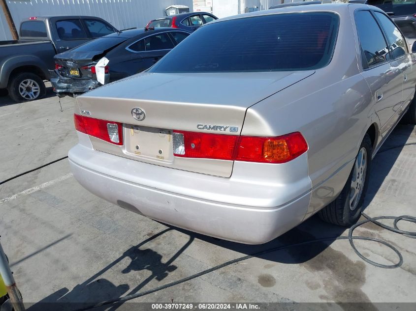 2000 Toyota Camry Ce VIN: 4T1BG22K2YU942842 Lot: 39707249