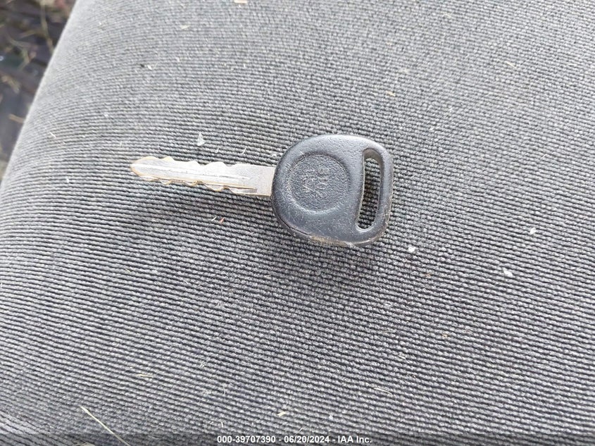 2004 Chevrolet Silverado K1500 VIN: 2GCEK19T241385543 Lot: 39707390