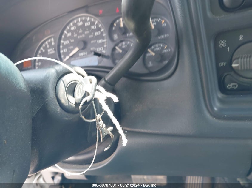 2002 Chevrolet Silverado 1500 Ls VIN: 1GCEC14V22Z261167 Lot: 39707601