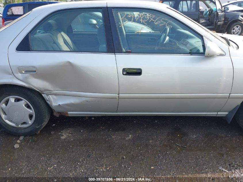 2000 Toyota Camry Ce/Le/Xle VIN: 4T1BG22K4YU00 Lot: 39707656