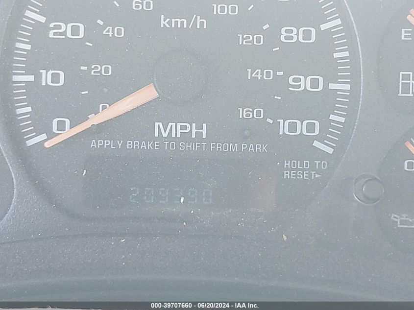 2002 Chevrolet Tahoe Z71 VIN: 1GNEK13ZX2R120927 Lot: 39707660