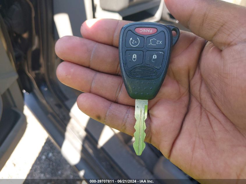 2007 Jeep Commander Sport VIN: 1J8HH48KX7C574129 Lot: 39707811