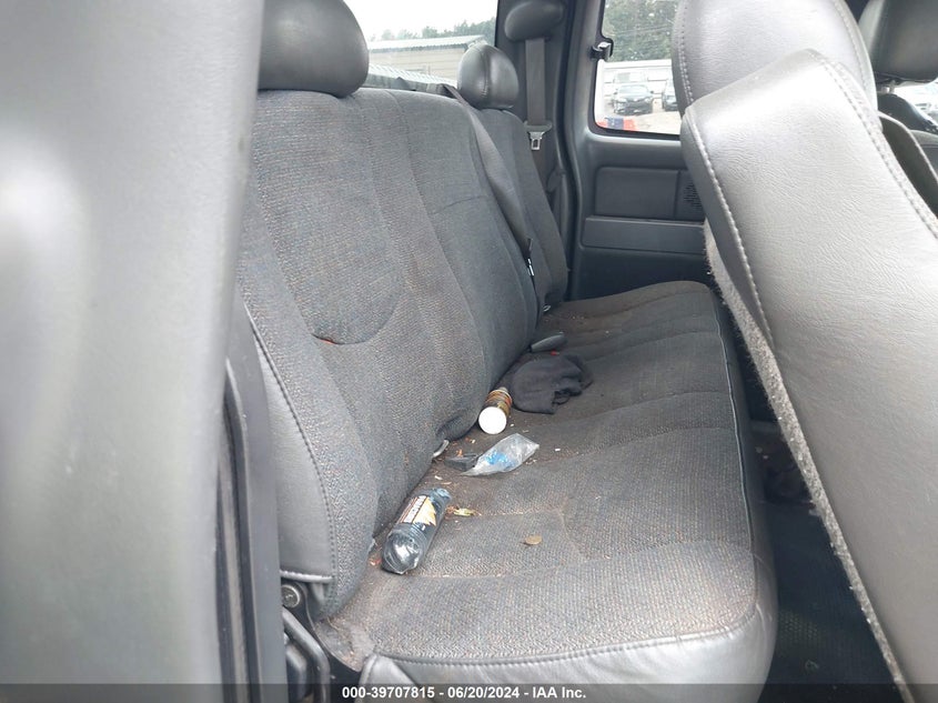 2006 Chevrolet Silverado 1500 Work Truck VIN: 2GCEC19V361152658 Lot: 39707815