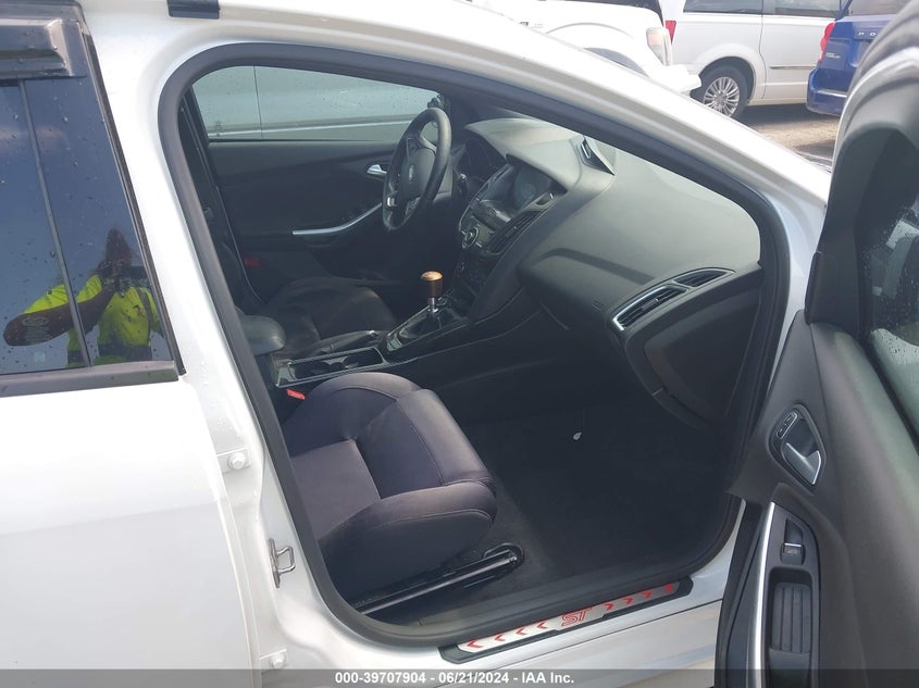 2016 Ford Focus St VIN: 1FADP3L92GL266840 Lot: 39707904