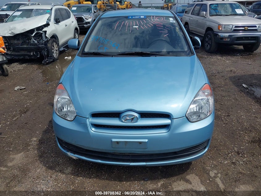 2010 Hyundai Accent Gs VIN: KMHCM3AC4AU160075 Lot: 39708362