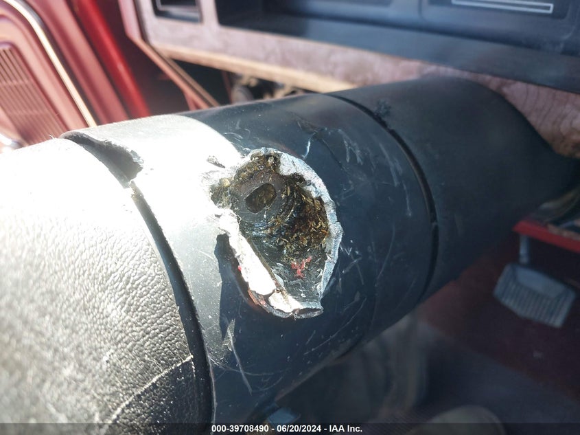 1985 Ford F250 VIN: 1FTHF2515FPA15513 Lot: 39708490