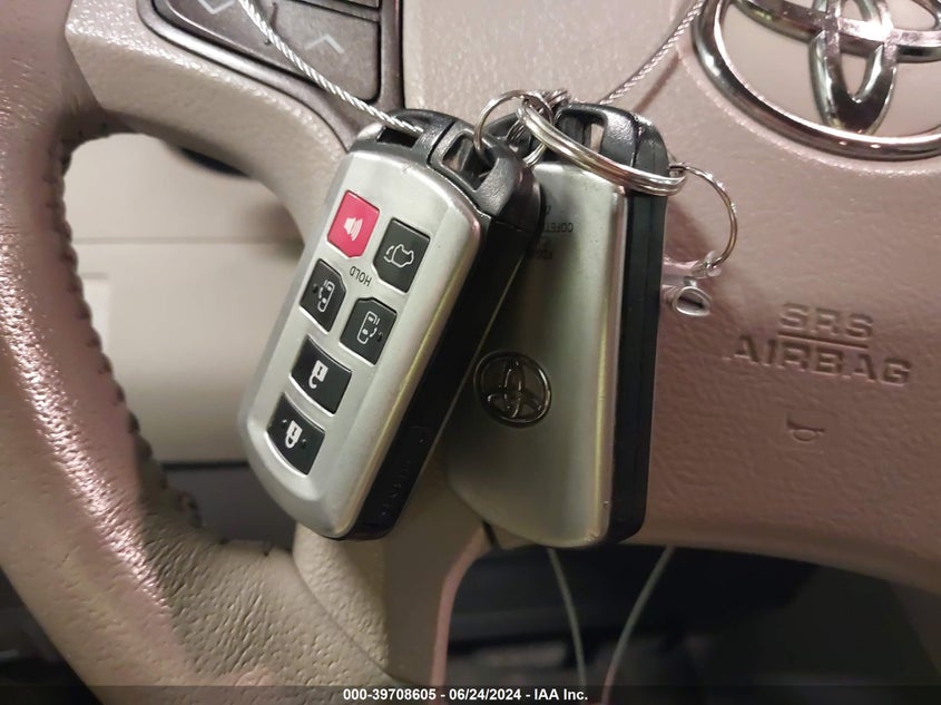 2012 Toyota Sienna Limited V6 7 Passenger VIN: 5TDYK3DC5CS244831 Lot: 39708605