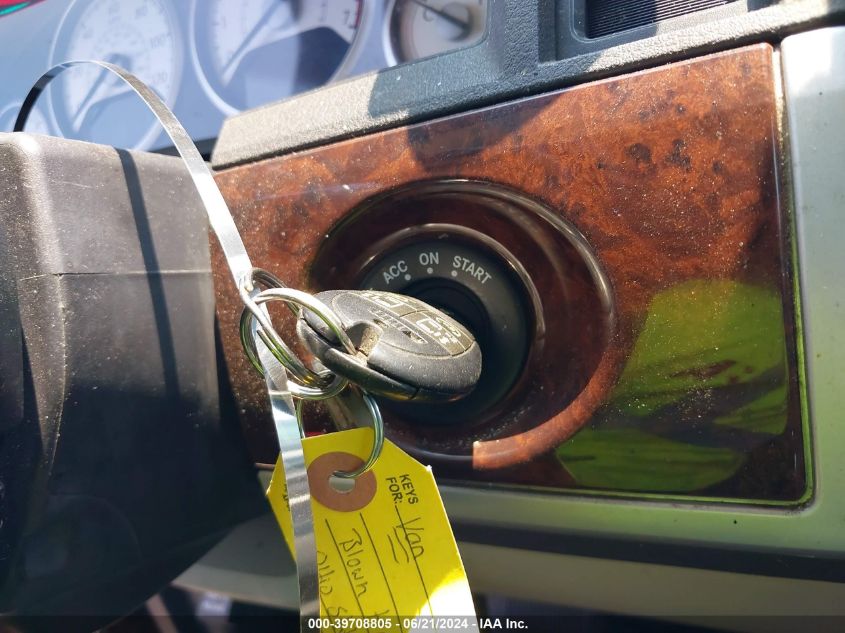 2010 Chrysler Town & Country Touring Plus VIN: 2A4RR8DX4AR381761 Lot: 39708805