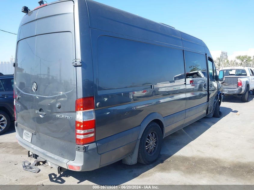 2011 Mercedes-Benz Sprinter 2500 High Roof VIN: WD4PE8CC4B5581003 Lot: 39709081