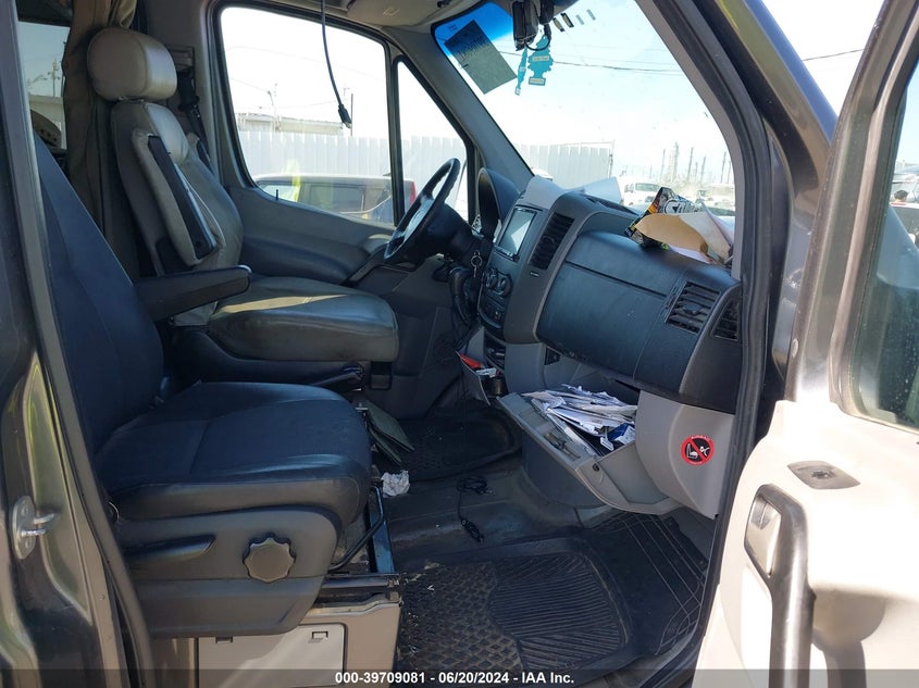 2011 Mercedes-Benz Sprinter 2500 High Roof VIN: WD4PE8CC4B5581003 Lot: 39709081