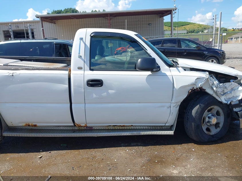 2004 Chevrolet Silverado 1500 Work Truck VIN: 1GCEK14X54Z240790 Lot: 39709108